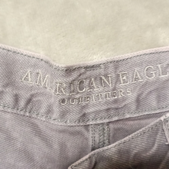 COPY - American Eagle Mom Jeans Distressed Ripped Acid Wash High Waisted Sz 12 … - Picture 4 of 10